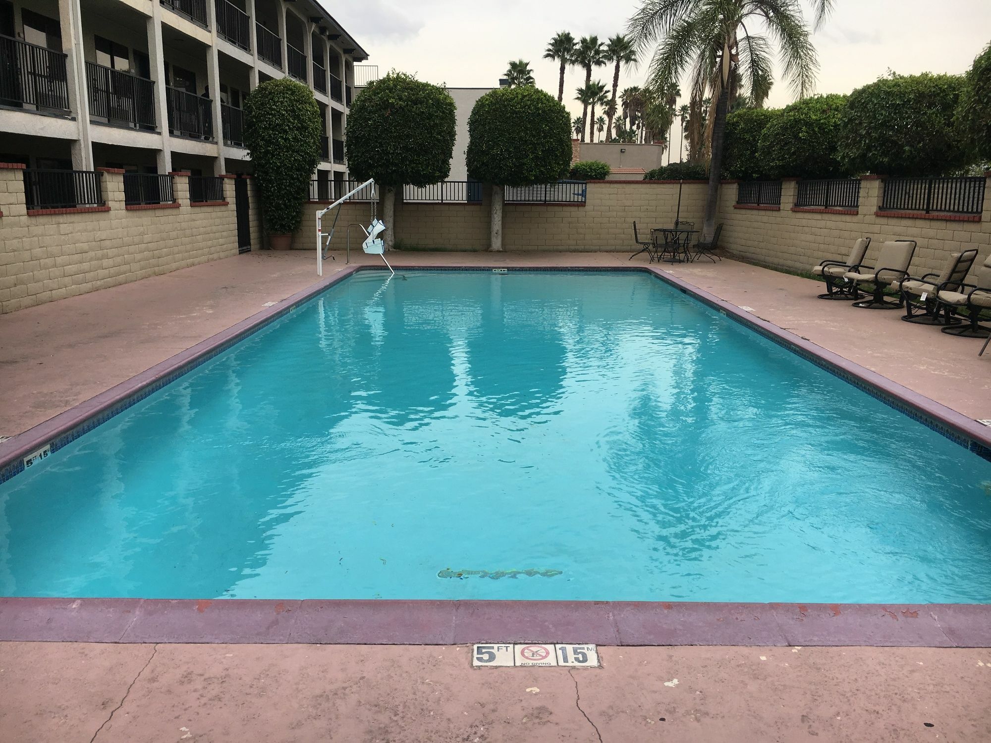 Travelodge By Wyndham Artesia Exterior photo